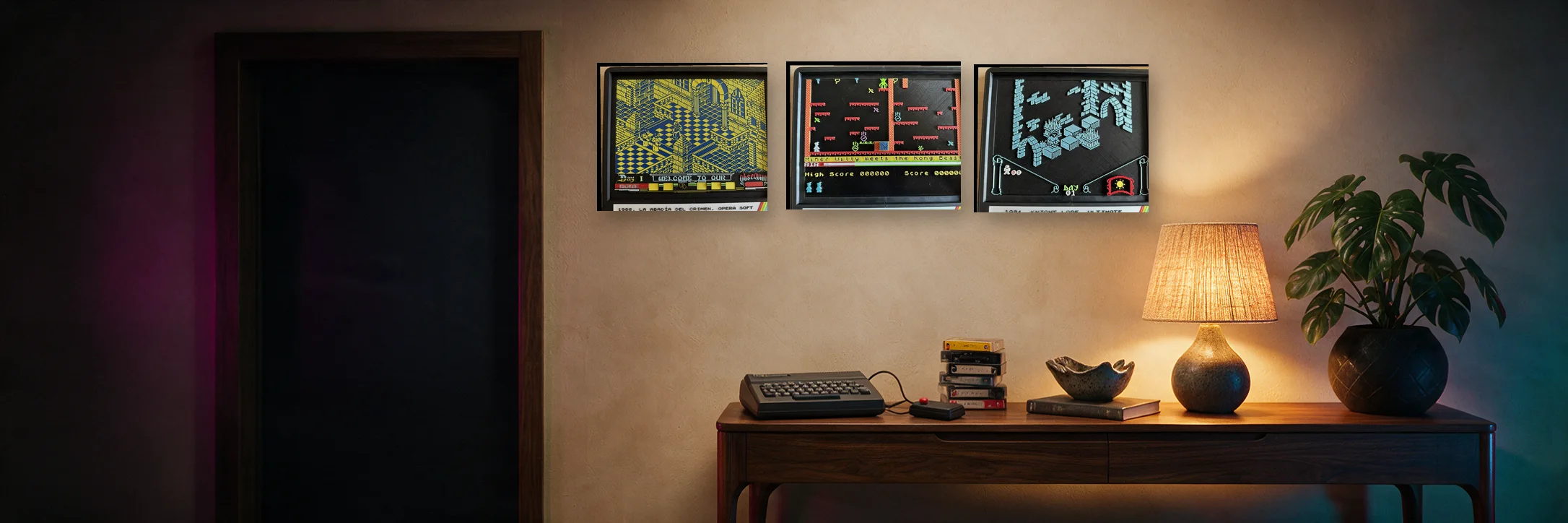Salón de un adulto decorado con cuadros de videojuegos clásicos y un ordenador de los años 80 sobre el aparador